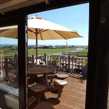 Blackthorn Farm Bed and Breakfast Holyhead Eksteriør billede